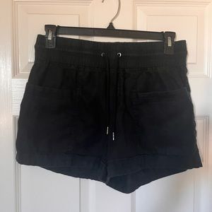 Athleta Cabo Linen 4" Shorts in black